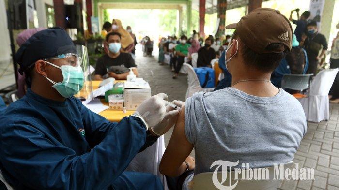 Vaksinasi Covid-19, Pemerintah Siapkan Dosis Keempat untuk 4 Juta Nakes