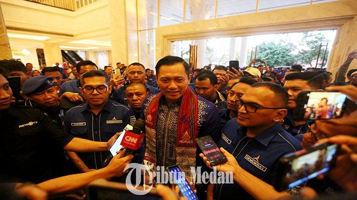 Berita Foto: AHY dan SBY Tiba di Medan, Setelah Peringati 19 Tahun Tsunami Aceh - 26122023_KETERANGAN-PERS_ABDAN-SYAKURO-1.jpg