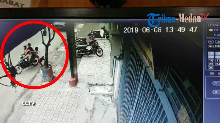 3 Anak-anak Curi Sepeda Motor di Medan, Polisi Sebut Mereka Bagian dari Gerombolan Becak Hantu. .