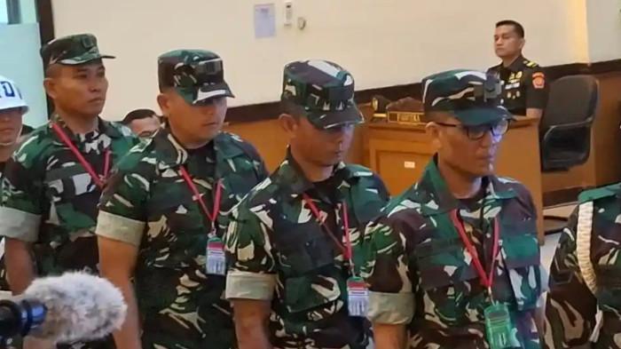 4 terdakwa TNI siram