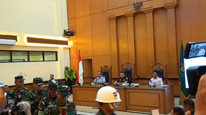 4 terdakwa penyiram sid