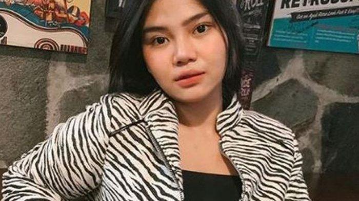 Banyak yang Tak Percaya dan Sebut Editan, Respons Netizen Melihat Foto Pakai Kemben Rosa Meldianti