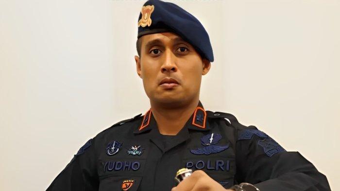 Eshak dildoni yutib yubordi