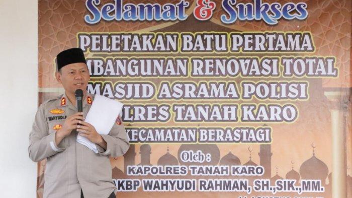 Renovasi Masjid Aspol Polres Tanah Karo, Kapolres Tanah Karo Letakkan Batu Pertama