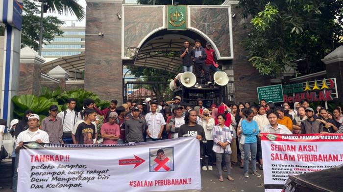 AKSI MASSA demonstrasi keterlibatan Gus Yazid
