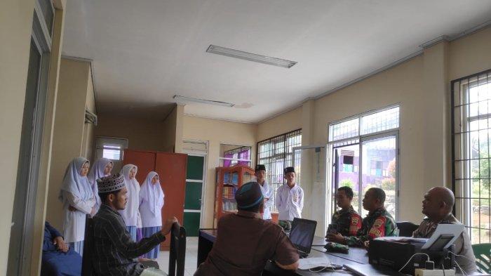 Suksesi HUT RI, Polsek Batang Toru Kunjungi Sekolah Perwakilan Paskibra Tingkat Kecamatan