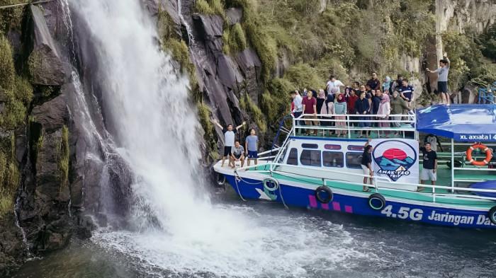 Air Terjun Situmurun Danau Toba