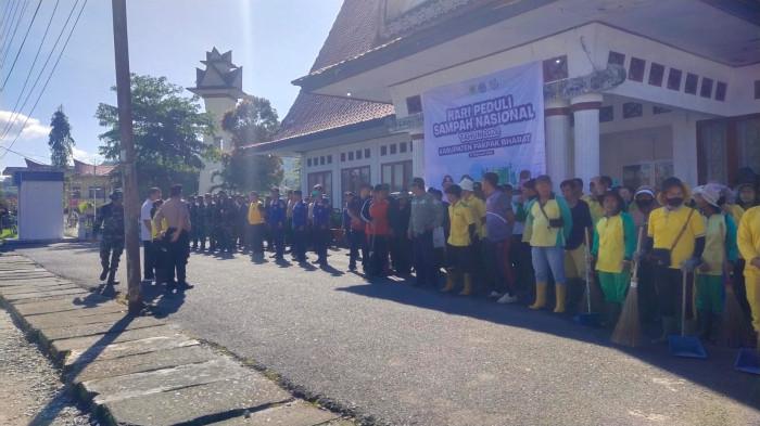 Aksi peduli sampah Pakpak Bharat