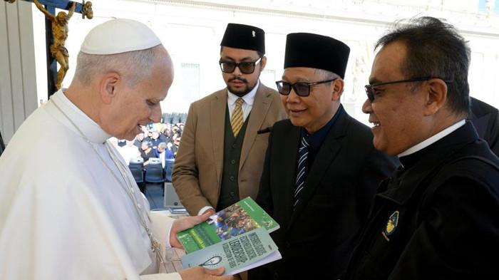 Aloys Budi Purnomo Pr berkesempatan bertemu dengan Paus Leo XIV