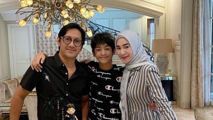 Ikuti Jejak Ayah Terjun ke Dunia Hiburan, Potret Tampan Anak Komedian Andre Taulany Curi Perhatian