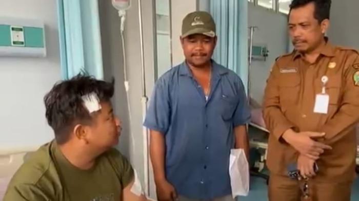 BEGAL - Kepala Sekolah SMAN 5 Binjai, Rumpia Ginting saat menjenguk muridnya di RSUD Djoelham yang menjadi korban begal di Jalan Sawo 3, Kelurahan Bandar Senembah, Kecamatan Binjai Barat, Kota Binjai, Sumatera Utara, Selasa (12/5/2026).