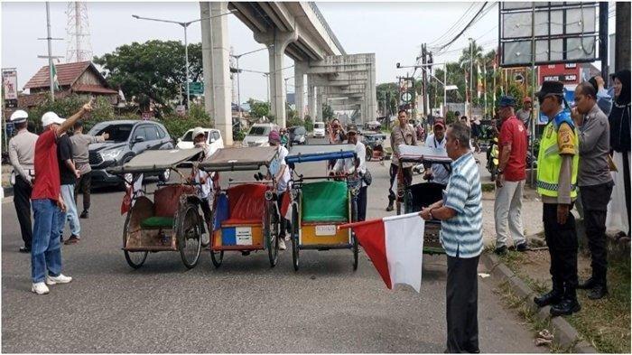 Unik, Perlombaan HUT Kemerdekaan RI di Kota Palembang Diisi Dengan Lomba Balap Becak Dayung
