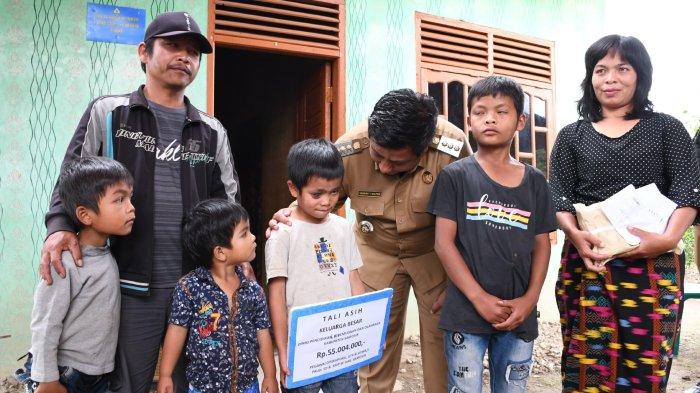 Bantu Anak SD Penderita Kanker Mata, Bupati Samosir: Kamu Tidak Sendiri, Pemerintah Peduli