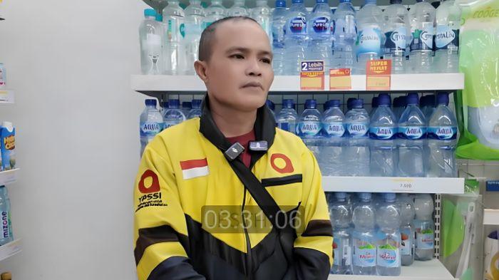 Bapak Maxim Hampir Kosongkan