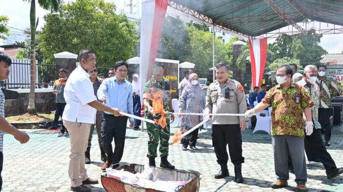 Barang Bukti Dimusnahkan, Kapolres Labusel Tegaskan Komitmen Penegakan Hukum