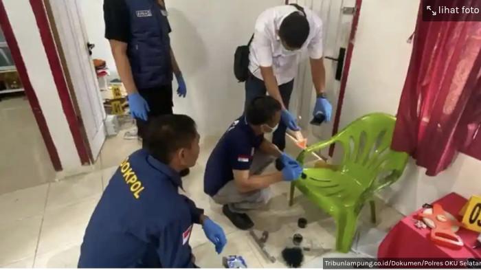 Anggota Bawaslu Kabupaten OKU Selatan, Maria Simaremare ditemukan tewas dengan luka gorok di leher.