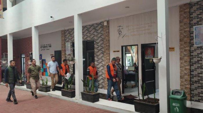 Sidang Perdana Bulang dkk, Terdakwa Pembakaran Wartawan Direncanakan Pekan Depan, Pembacaan Dakwaan