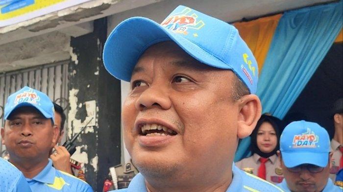 Benny Sinomba Siregar saat diwawancarai tentang dirinya yang ditunjuk sebagai Plh Sekda Medan di acara audiensi Hari Buruh Kota Medan, Rabu (1/5/2024). Benny  mengaku siap jika jabatan Plh Sekdanya diperpanjang.