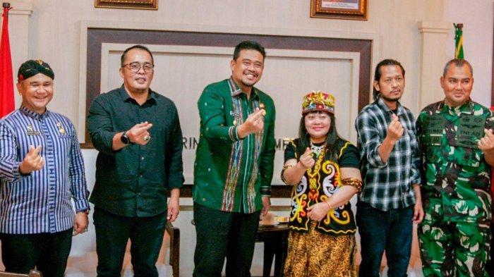 Berobat dengan Ida Dayak, Wali Kota Medan Berikan Fasilitas Gedung PKK Medan