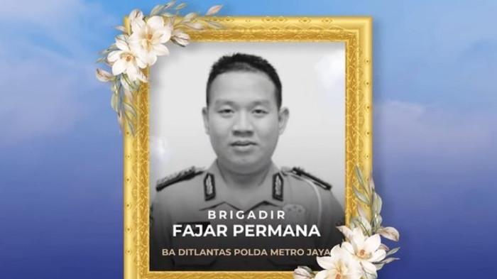 Anggota Ditlantas Polda Metro Jaya, Brigadir Fajar Permana, meninggal dunia diduga akibat kelelahan setelah bertugas secara intensif di lapangan, Senin (23/3/2026).