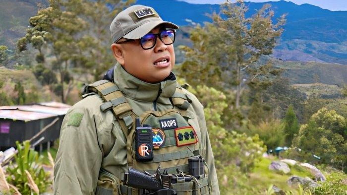 Kepala Operasi Damai Cartenz Brigjen Faizal Ramadhani (saat berpangkat Kombes)