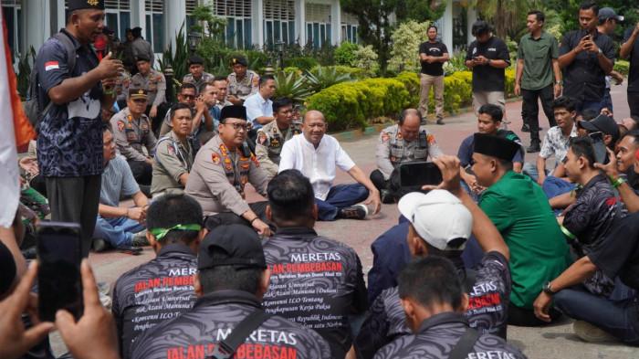 Buapti Syah Afandin Temui Massa Aksi May Day, Dorong Kebijakan Pro-Buruh