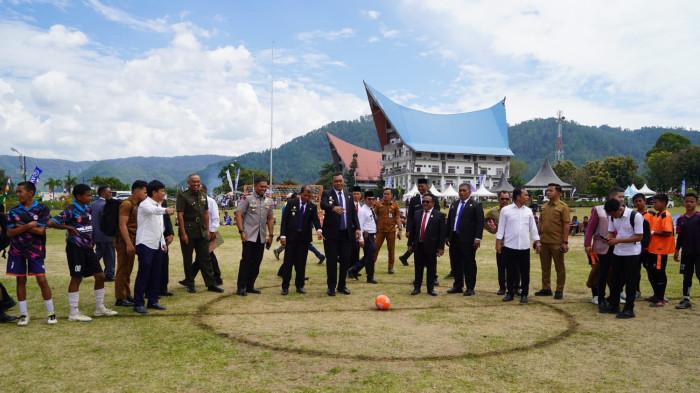 Buka Pertandingan pada HUT