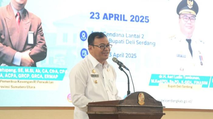BUPATI DELI SERDANG: Bupati Deli Serdang, dr Asri Ludin Tambunan ketika memberikan kata sambutan di salah satu acara di aula Kantor Bupati beberapa waktu lalu. Pemkab Deli Serdang angkat bicara terkait kehebohan pemberitaan anggaran khusus 200 Miliar.