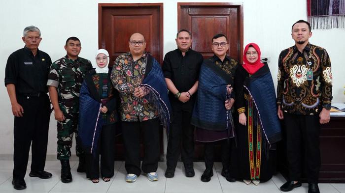 Bupati Franc Bernhard Tumanggor Temu Pisah Kajari Dairi