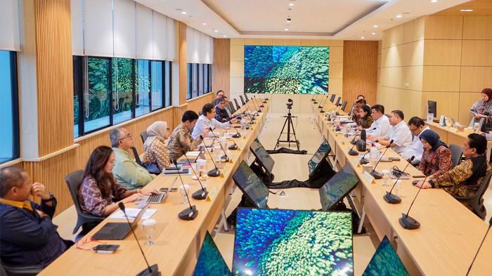 Bupati Franc Tumanggor menemui Menkes Budi Gunadi Sadikin