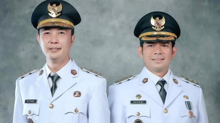 TERJARING OTT  - Bupati Rejang Lebong Muhammad Fikri Thobari dan Wakil Bupati Hendri terjaring Operasi Tangkap Tangan (OTT) Komisi Pemberantasan Korupsi terkait kasus dugaan suap proyek. 