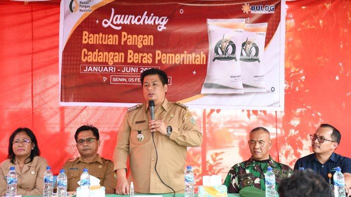 Bupati Samosir Launching Penyaluran Bantuan Pangan Cadangan Beras Pemerintah Tahun 2024
