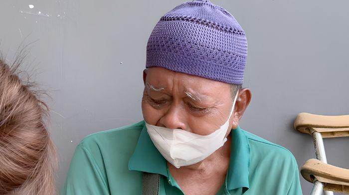 Catatan Kaki untuk Seorang Bapak yang Tak Punya Lagi Tempat Berlabuh