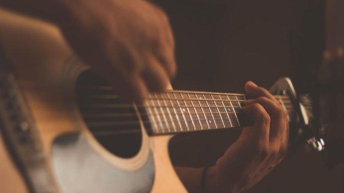 Lirik dan Chord Gitar Lagu Karo Kubuniken Bas Pusuhku