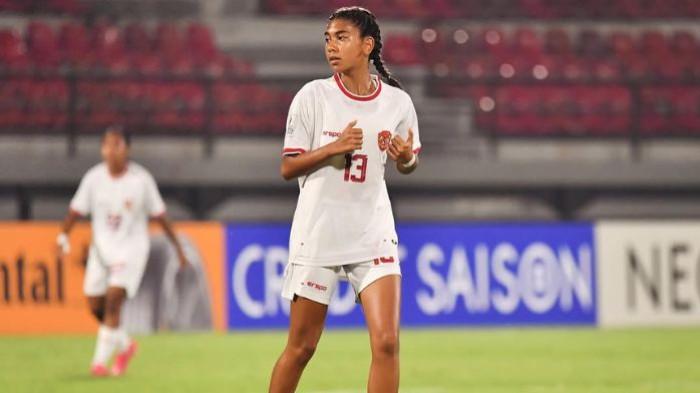 Claudia Scheunemann pesepak bola muda