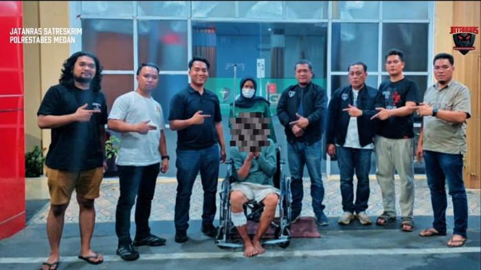 DPO CURANMOR DITEMBAK - Tim Jatanras Polrestabes Medan berhasil mengamankan pelaku Curanmor di Komplek Mentari Nagoya, Tembung, Kamis (25/6/2026) lalu. Pelaku bernama Bana ini, terpaksa ditembak akibat melawan petugas saat diamankan.