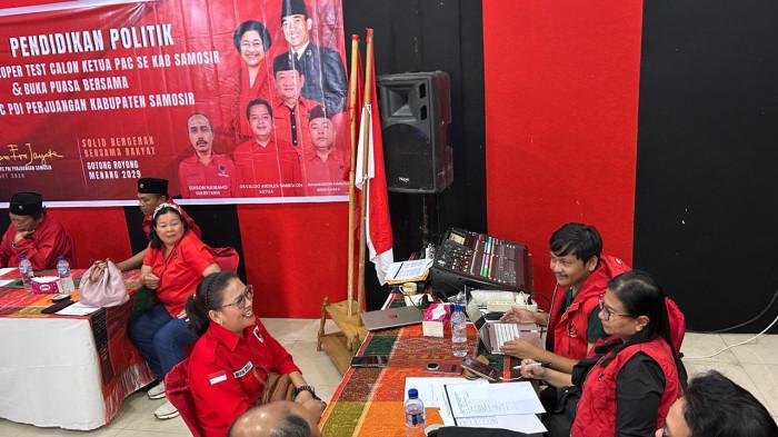 Dameria Pangaribuan dalam proses penjaringan calon pengurus PAC
