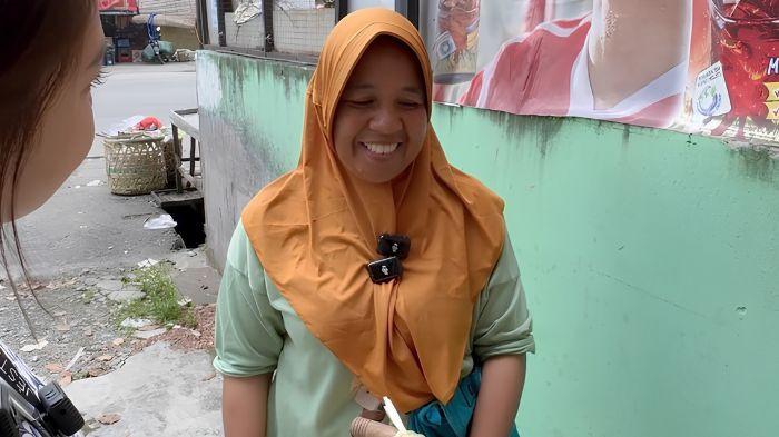 Dibalik Senyum Lelah Sang Ibu: