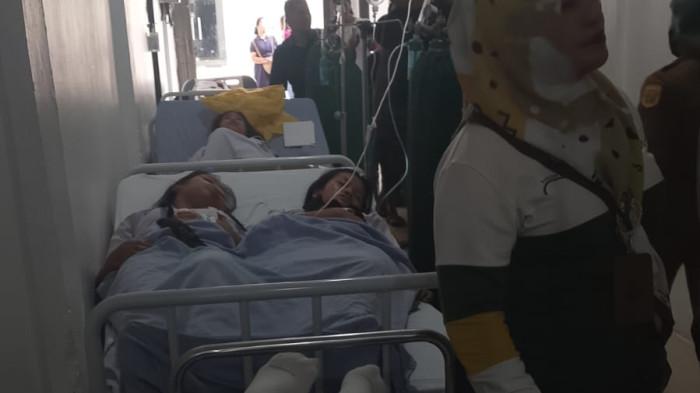 KERACUNAN MBG- Sebanyak 154 siswa Sekolah Menengah Kejuruan HKBP Sidikalang, Kabupaten Dairi Sumatera Utara dirawat di Rumah Sakit, Selasa (10/2/2026). Gejala keracunan muncul malam hari. Sebelumnya, mereka menyantap menu MBG.