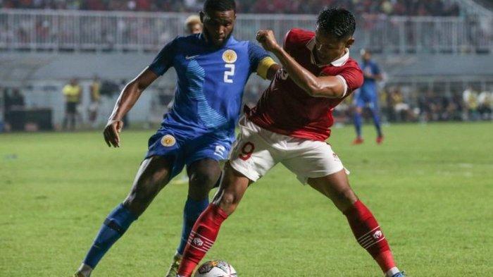 Aksi Dimas Drajad kala membela timnas Indonesia dalam laga FIFA Matchday melawan Curacao di Stadion pakansari, Cibinong, Kabupaten Bogor, Selasa (27/9/2022).(KOMPAS.COM/KRISTIANTO PURNOMO)