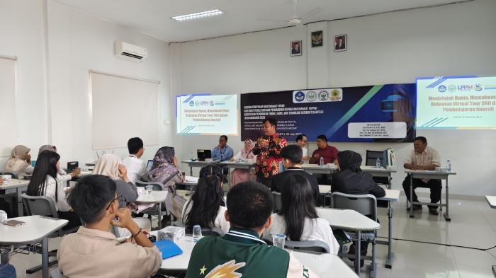 Dosen Gelar Pengabdian di Sekolah
