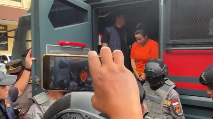 OTAK PEMBUNUHAN NENEK - Pelaku perampokan dan pembunuhan terhadap lansia Dumaris di Rumbai Pekanbaru Minggu (3/5/2026). Otak pelaku merupakan mantan menantu korban