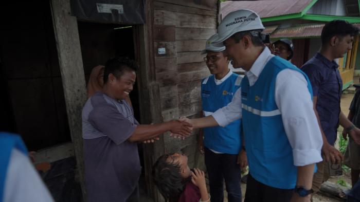 Rayakan HLN ke-80, PLN Hadirkan Cahaya Harapan bagi Keluarga di Tapanuli Tengah
Program “Light Up The Dream” bukti nyata kepedulian pegawai PLN untuk masyarakat kurang mampu