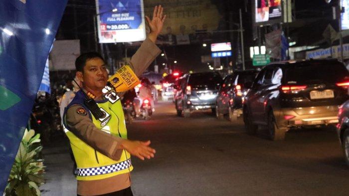 Pelayanan Prima Bagi Pemudik Lebaran Kabid Humas Polda Sumut Terlibat Langsung di Titik Rawan