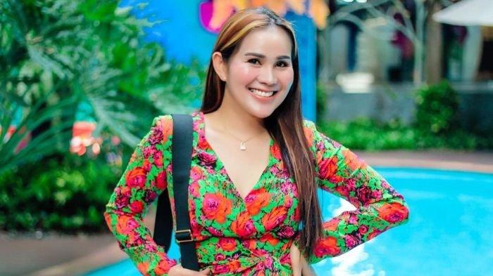 Profil Isa Zega atau Sahrul, Transgender Asal Sibolga Dikecam Karena Umrah Pakai Hijab Padahal Pria