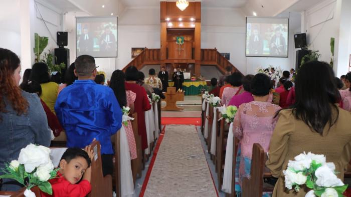 Bupati Toba Minta Gereja Dukung Pemerintah Wujudkan Toba Mantap 2029