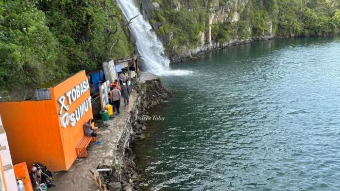 Foto: Pada hari ketujuh Tim SAR Gabungan secara resmi menghentikan pencarian korban hanyut Cristopher Rustam (21) di Air Terjun Situmurun, perairan Danau Toba, Kecamatan Lumban Julu, Kabupaten Toba, Sumatera Utara, Jumat (17/4/2026) |Dokumentasi: Polres Toba.(KOMPAS.COM/TEGUH PRIBADI)