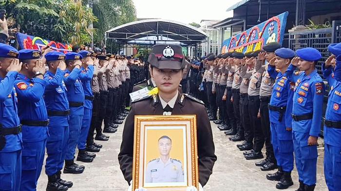 Jenazah Bripda Natanael dimakamkan kedinasan Polri