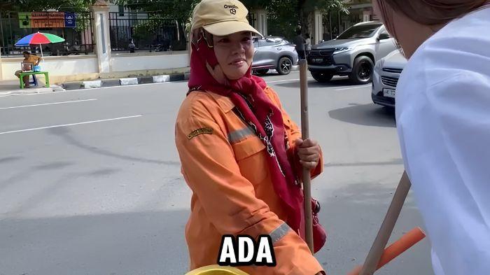 Ibu Pejuang Jalanan, Pejuang Mulia
