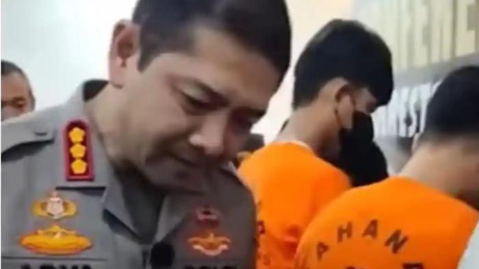 JOKI UTBK - UTBK-SNBT 2026 di Jawa Timur diwarnai aksi kecurangan yang terorganisir, perjokian profesional berhasil dibongkar oleh Unesa tepat hari pertama ujian.